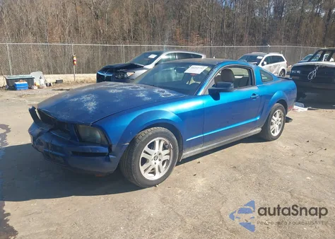 2007 Ford Mustang V6 Deluxe/V6 Premium z USA, uszkodzony, nr VIN 1ZVFT80N675367149